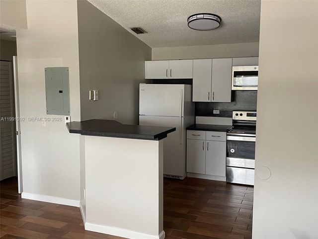 3650 N 56th Ave 519, Hollywood, FL 33021