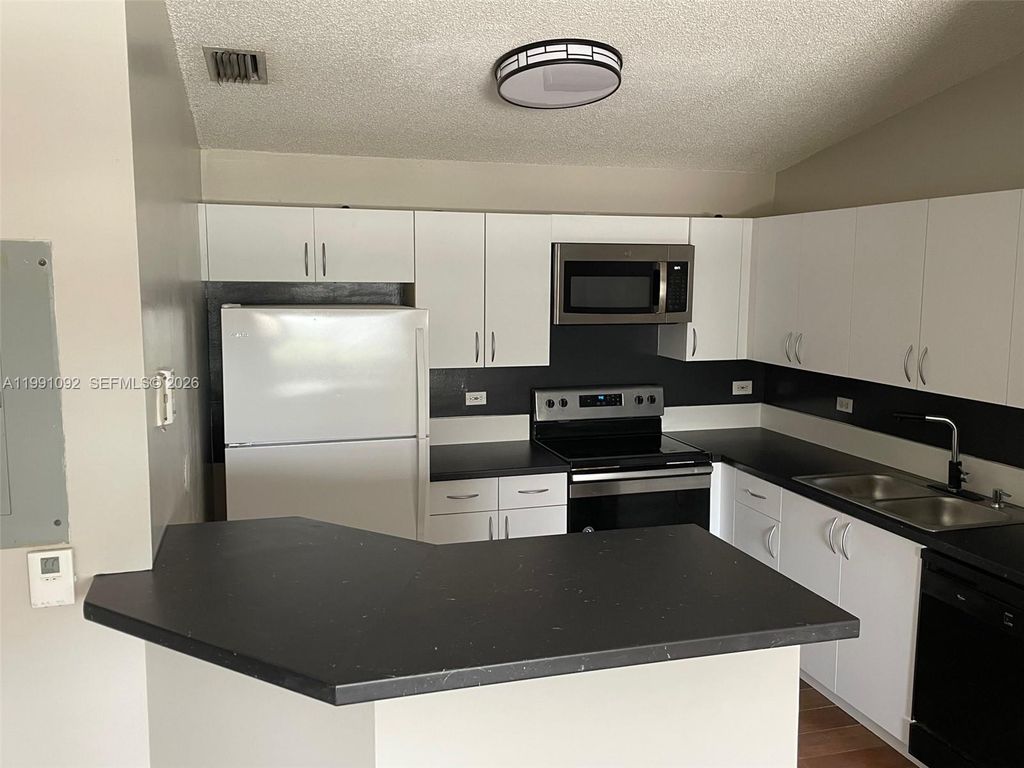 3650 N 56th Ave 519, Hollywood, FL 33021