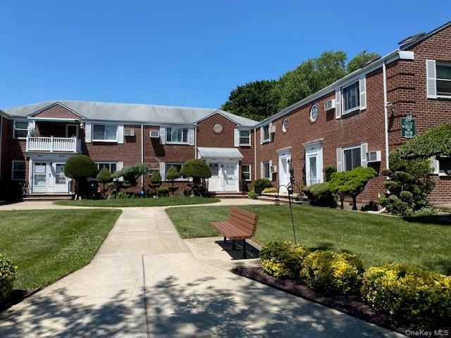 264-17 73rd. Avenue E-2, Glen Oaks, NY 11004