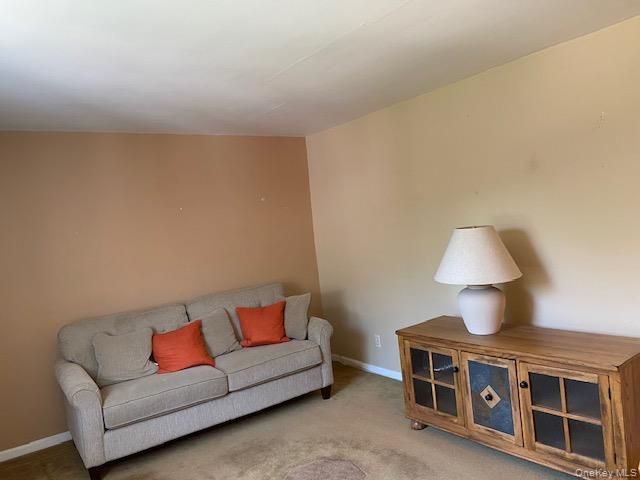264-17 73rd. Avenue E-2, Glen Oaks, NY 11004
