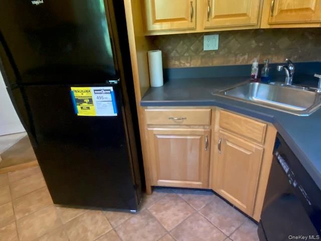 264-17 73rd. Avenue E-2, Glen Oaks, NY 11004