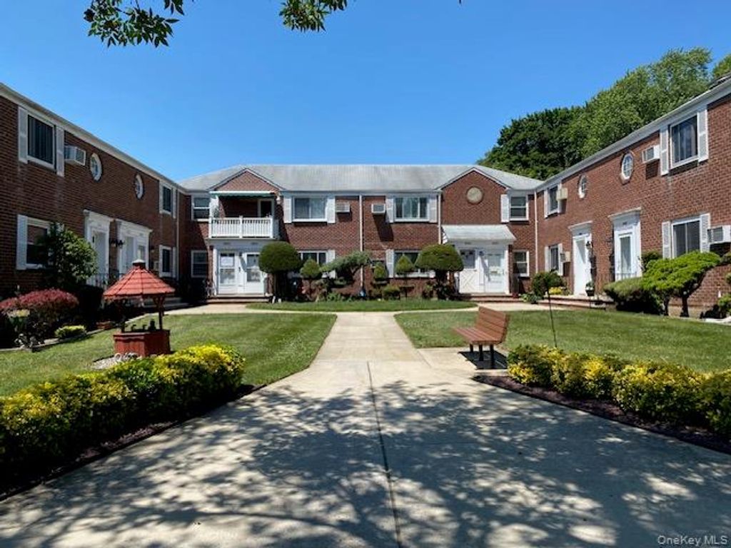 264-17 73rd. Avenue E-2, Glen Oaks, NY 11004