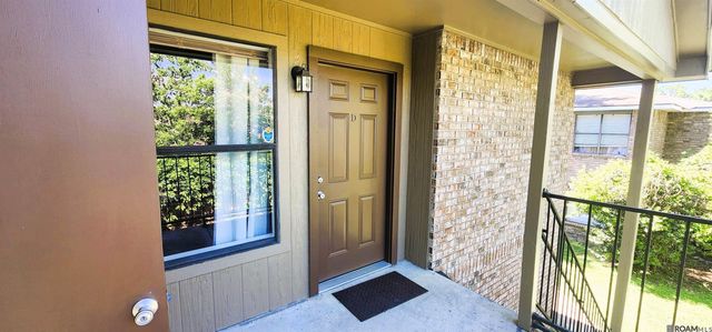 863 Hammond Manor Dr, Baton Rouge, LA 70816