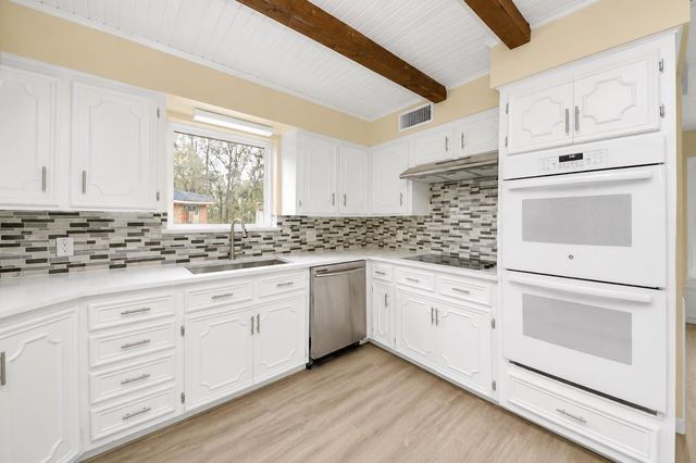 13407 Vestavia Court, Houston, TX 77069