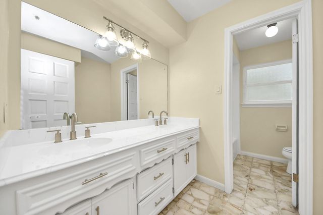 13407 Vestavia Court, Houston, TX 77069