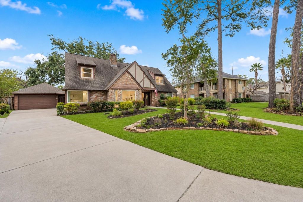 13407 Vestavia Court, Houston, TX 77069