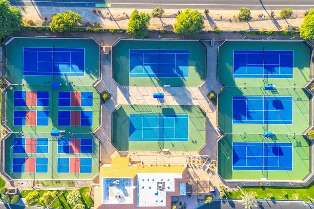 41 Verde Way, Palm Desert, CA 92260