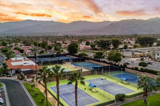 41 Verde Way, Palm Desert, CA 92260