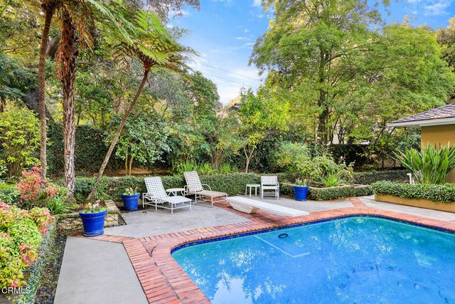 1304 Padres Trail, La Canada Flintridge, CA 91011