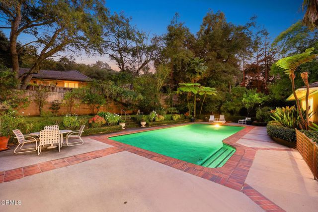 1304 Padres Trail, La Canada Flintridge, CA 91011