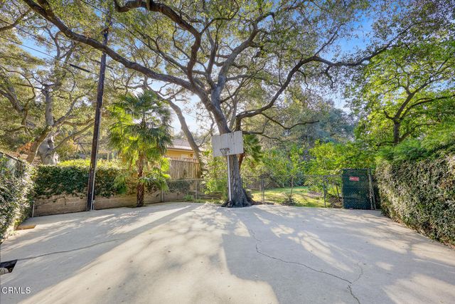 1304 Padres Trail, La Canada Flintridge, CA 91011