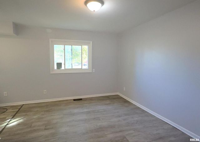 11 RIDGE Road, Centralia, IL 62801