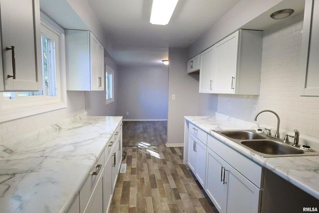 11 RIDGE Road, Centralia, IL 62801