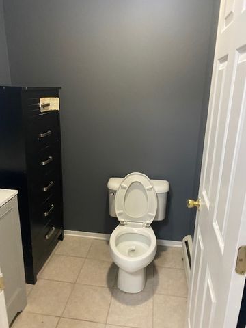 143 W Elk Trail 342, Carol Stream, IL 60188