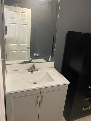 143 W Elk Trail 342, Carol Stream, IL 60188