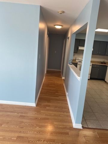 143 W Elk Trail 342, Carol Stream, IL 60188