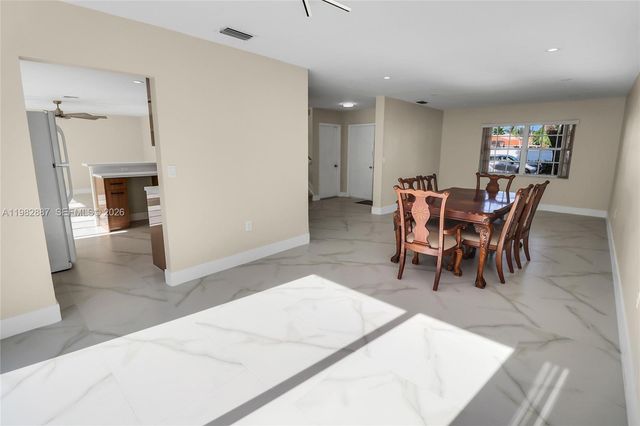 652 NW 133rd Dr, Plantation, FL 33325