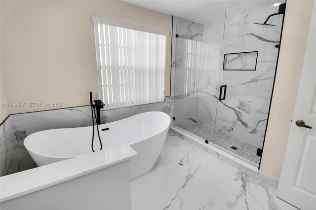 652 NW 133rd Dr, Plantation, FL 33325