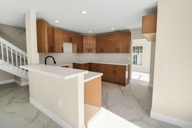 652 NW 133rd Dr, Plantation, FL 33325