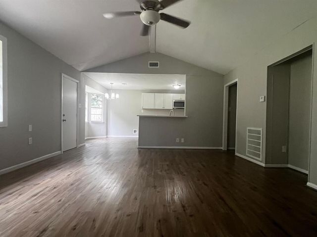 92 Sparrow Way, Beaumont, TX 77707