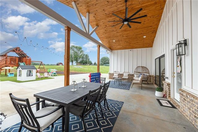 138 Arthur Needham Road, Pilot Mountain, NC 27041