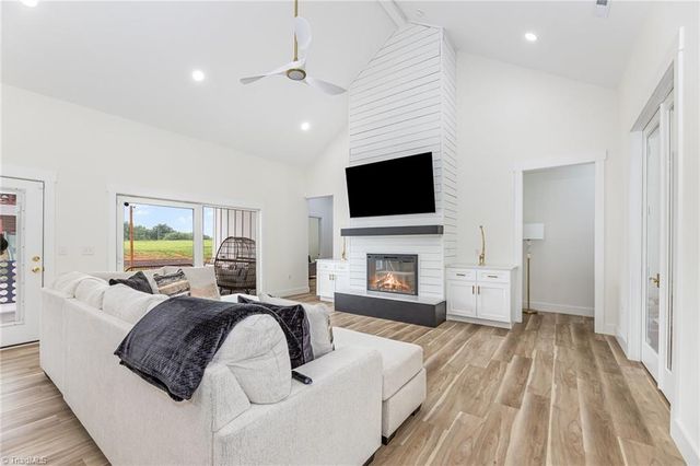 138 Arthur Needham Road, Pilot Mountain, NC 27041