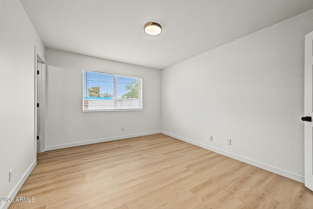 4030 W GLENDALE Avenue, Phoenix, AZ 85051