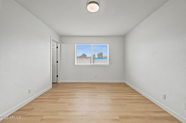 4030 W GLENDALE Avenue, Phoenix, AZ 85051