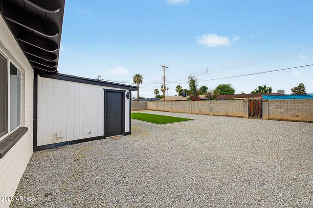 4030 W GLENDALE Avenue, Phoenix, AZ 85051