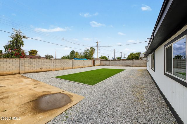 4030 W GLENDALE Avenue, Phoenix, AZ 85051