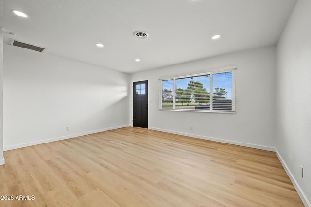 4030 W GLENDALE Avenue, Phoenix, AZ 85051