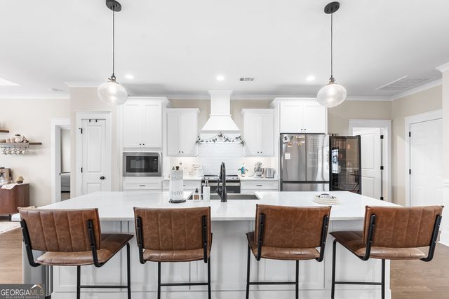 105 Woodwinds Court, Kathleen, GA 31047