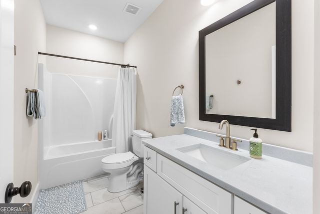 105 Woodwinds Court, Kathleen, GA 31047