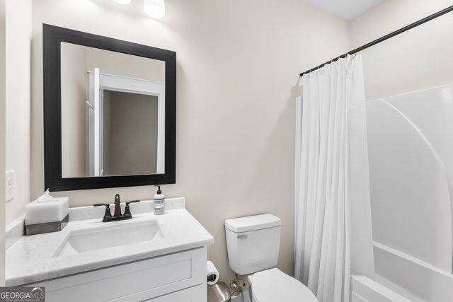 105 Woodwinds Court, Kathleen, GA 31047