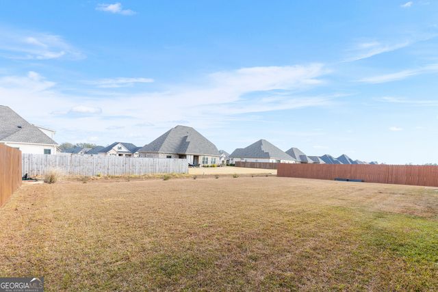 105 Woodwinds Court, Kathleen, GA 31047