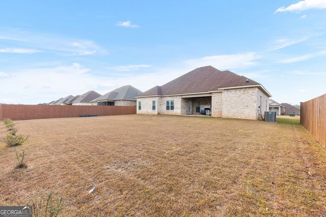 105 Woodwinds Court, Kathleen, GA 31047