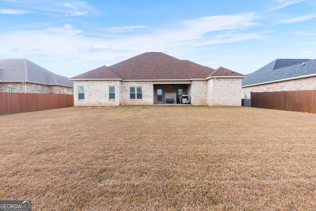 105 Woodwinds Court, Kathleen, GA 31047