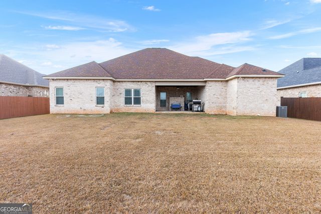 105 Woodwinds Court, Kathleen, GA 31047