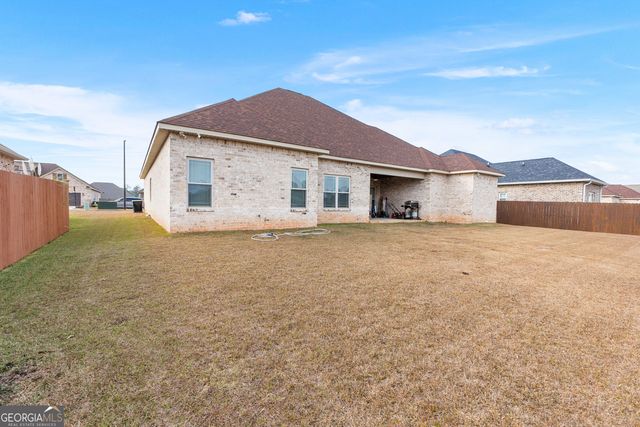 105 Woodwinds Court, Kathleen, GA 31047