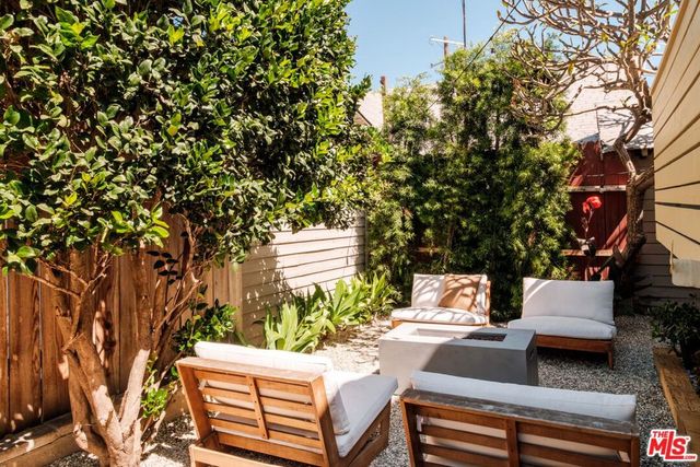 643 N Vendome Street, Los Angeles, CA 90026