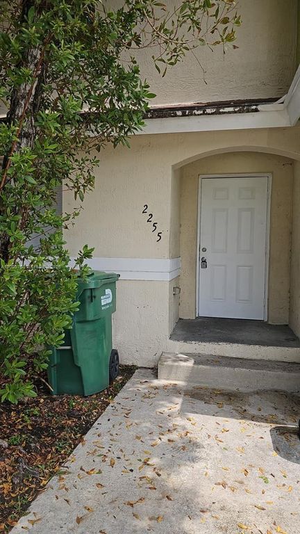 2255 NW 136th Ter 2255, Opa-locka, FL 33054