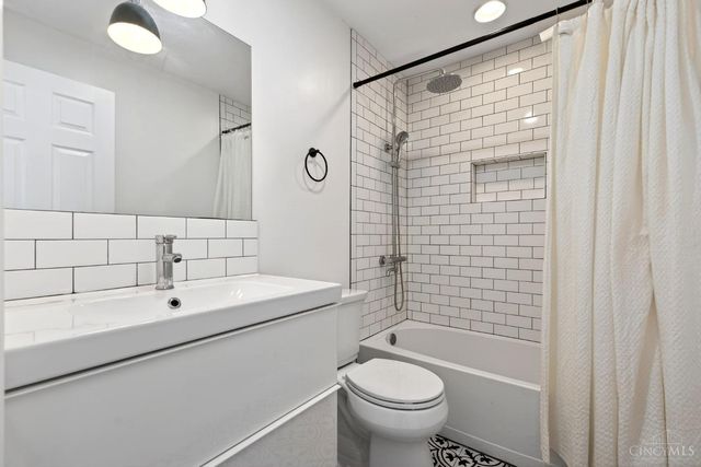 2133 Ronaldson Avenue, Cincinnati, OH 45230