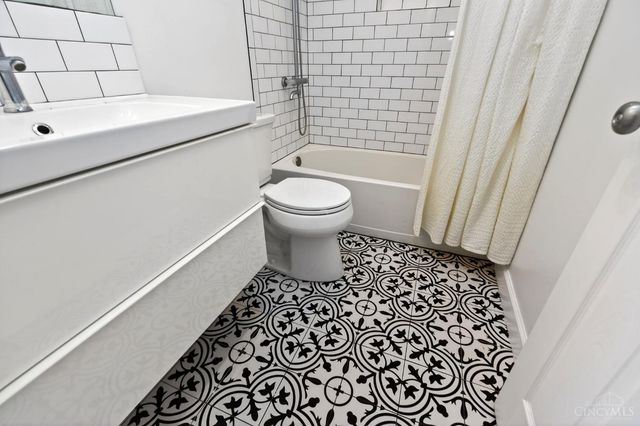 2133 Ronaldson Avenue, Cincinnati, OH 45230