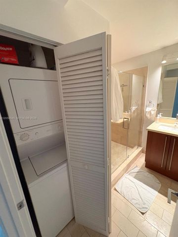 1111 SW 1st Avenue 2015N, Miami, FL 33130