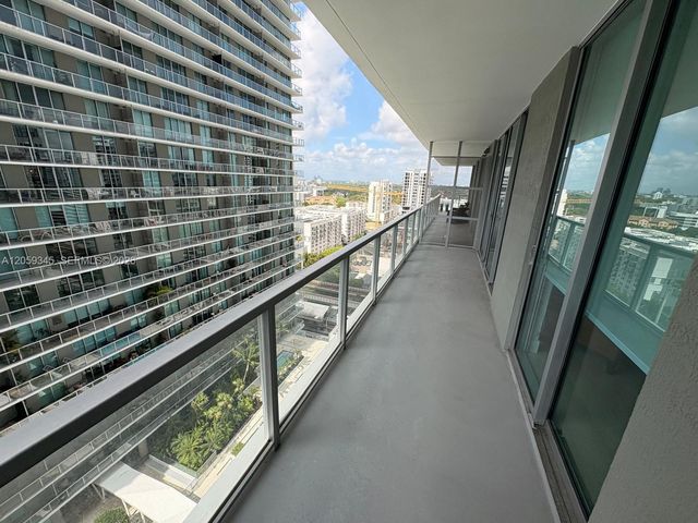 1111 SW 1st Avenue 2015N, Miami, FL 33130