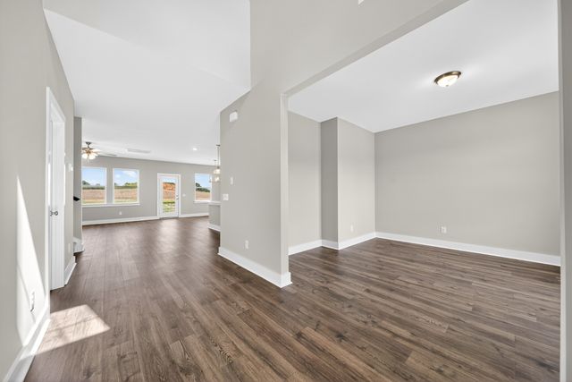 3920 Trinity Woods Rd, Columbia, TN 38401