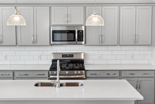 3920 Trinity Woods Rd, Columbia, TN 38401