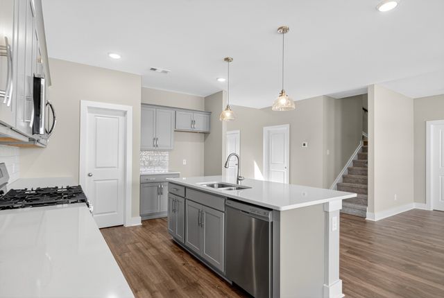 3920 Trinity Woods Rd, Columbia, TN 38401