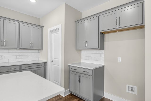 3920 Trinity Woods Rd, Columbia, TN 38401