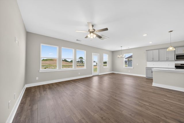 3920 Trinity Woods Rd, Columbia, TN 38401